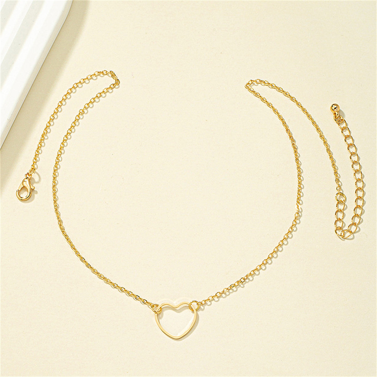 18K Gold-Plated Open Heart Pendant Necklace, gold pendant necklace for women, dainty minimalist design, detail close-up