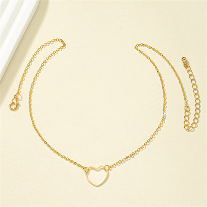 18K Gold-Plated Open Heart Pendant Necklace, gold pendant necklace for women, dainty minimalist design, detail close-up