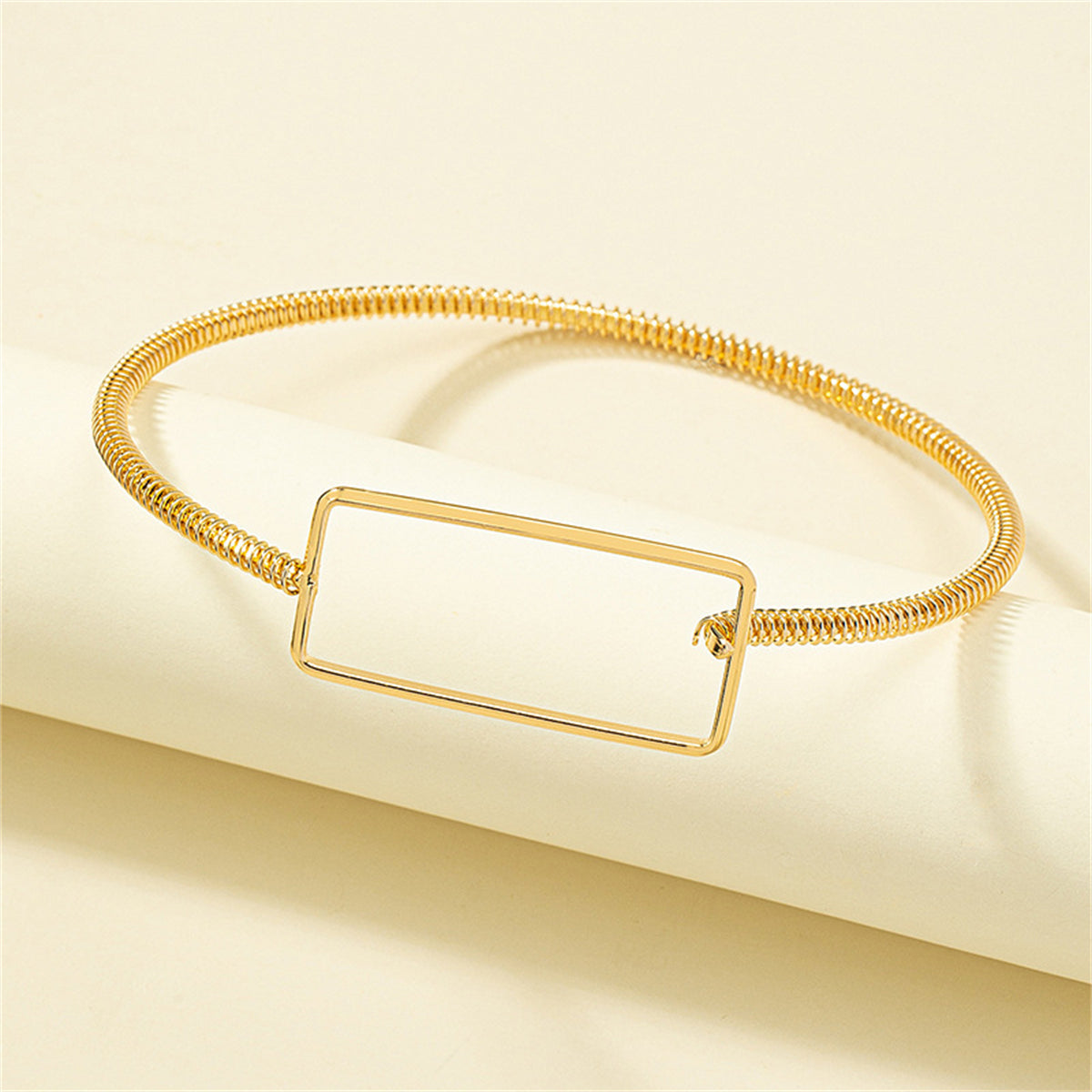 18K Gold-Plated Openwork Rectangle Choker Necklace, chunky gold choker necklace, dainty minimalist design, detail close-up
