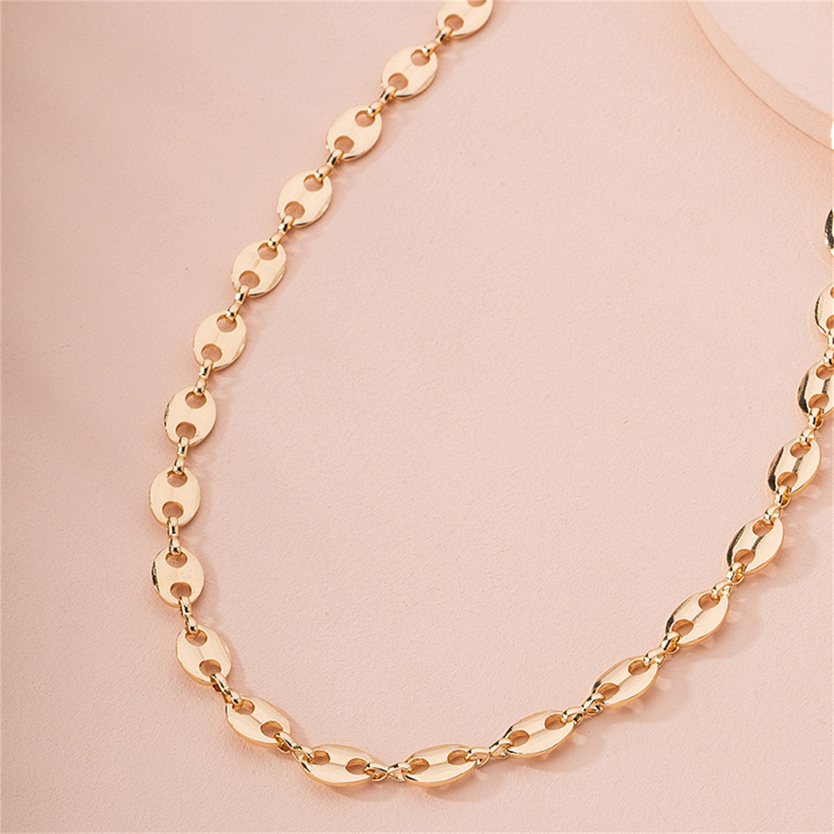 18K Gold-Plated Mariner Chain Necklace, gold pendant necklace for women, botanical inspired, detail close-up