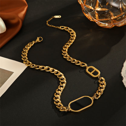 Black Acrylic and 18K Gold-Plated Curb Chain Necklace, gold pendant necklace for women, detail close-up