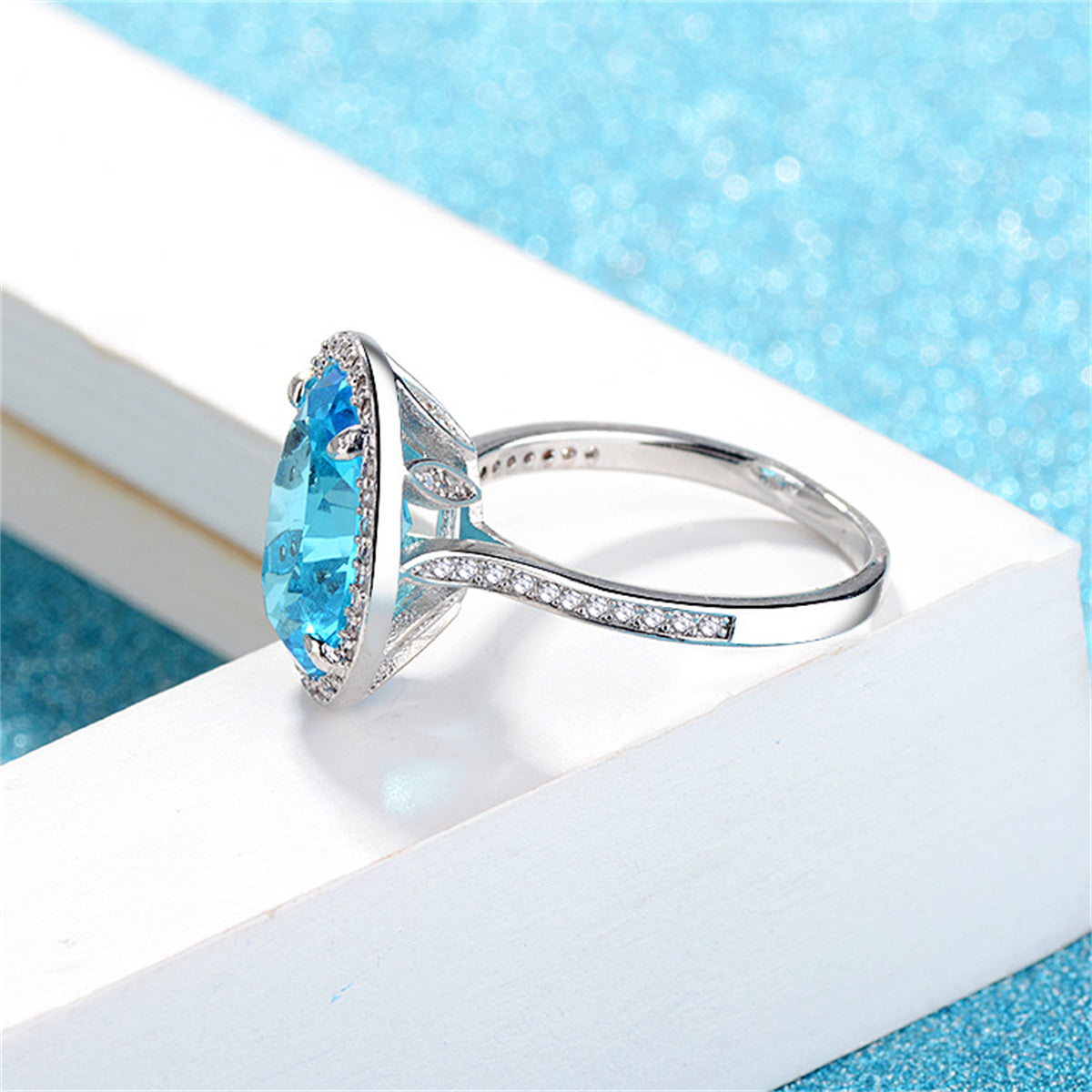 Sea Blue Crystal and Cubic Zirconia Oval-Cut Ring, statement rings for women, everyday style, styled look