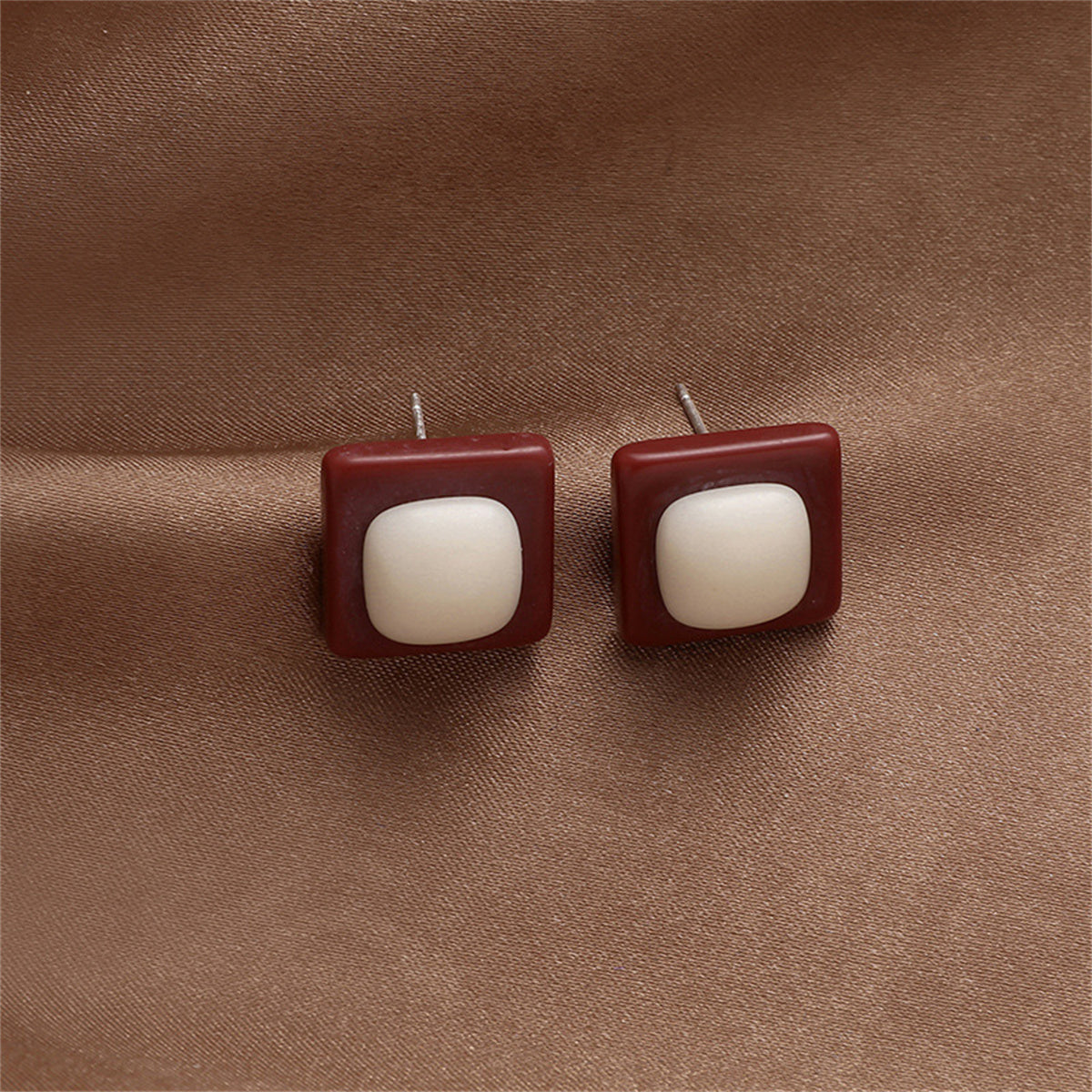 White and Red Resin Square Stud Earrings, stud earrings for women, dainty minimalist design, detail close-up