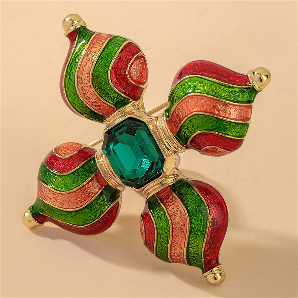 Emerald Crystal and 18K Gold-Plated Flower Brooch, gold brooch pin, dainty minimalist design, detail close-up