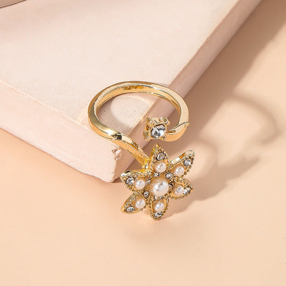 Cubic Zirconia and Pearl 18K Gold-Plated Floral Bypass Midi Ring, gold statement rings for women, lifestyle look