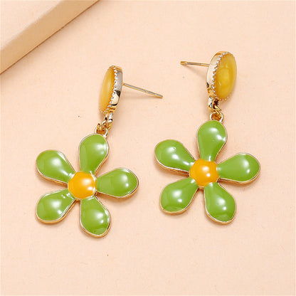 Green Enamel and 18K Gold-Plated Flower Drop Earrings, gold drop earrings for women, vintage-inspired design, detail close-up