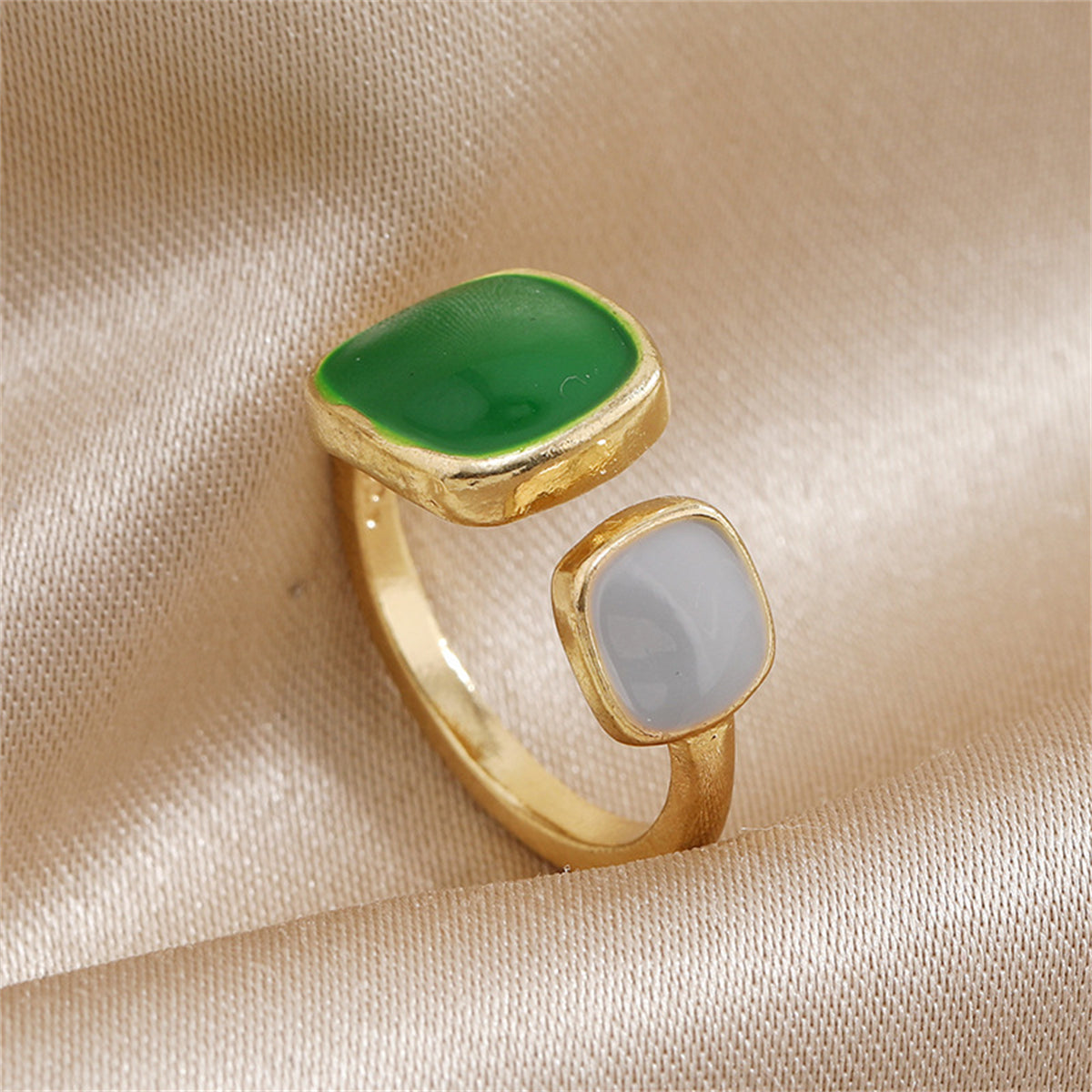 Green Enamel and 18K Gold-Plated Square Bypass Ring, gold statement rings for women, elegant gift for her, detail close-up