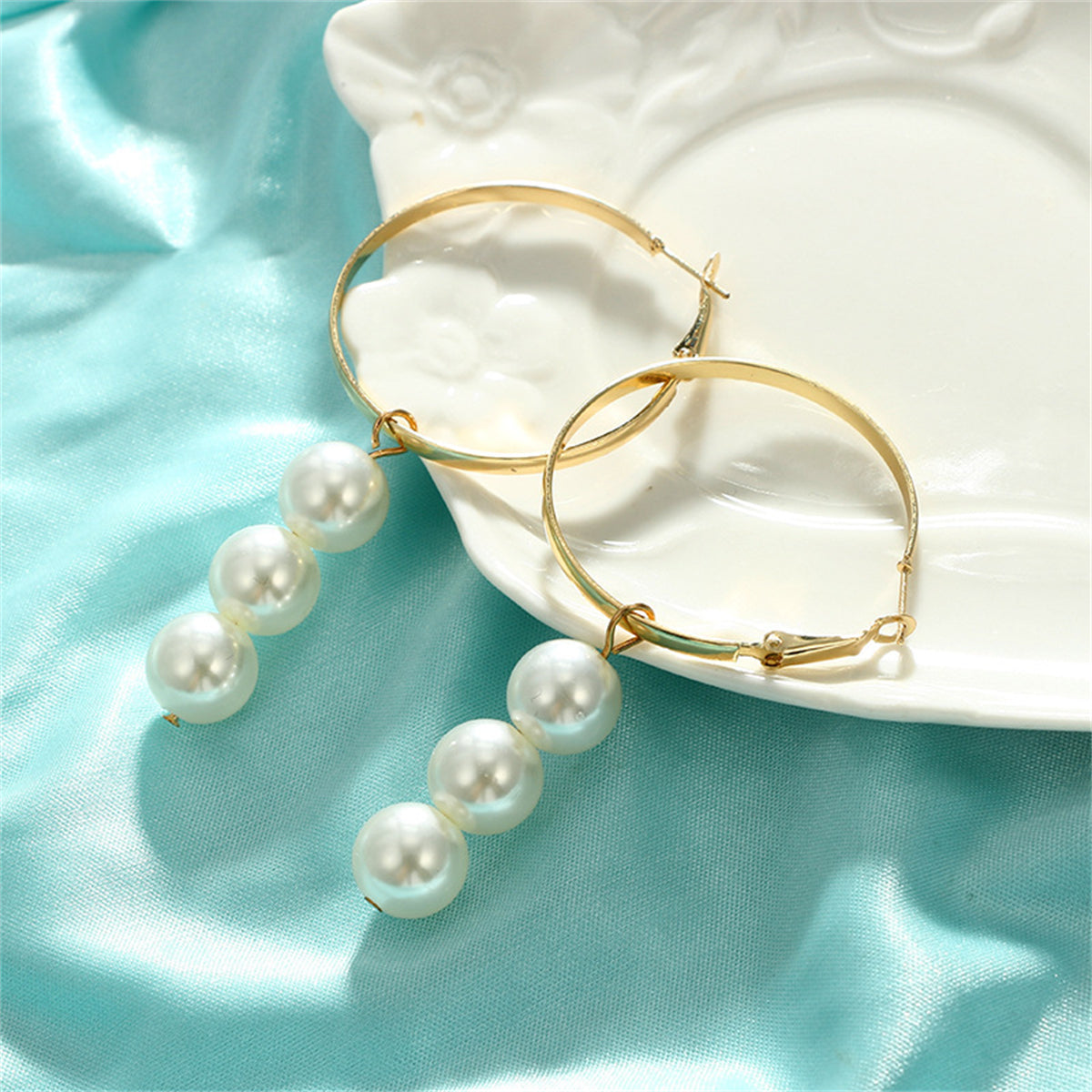 Pearl and 18K Gold-Plated Hoop Drop Earrings, gold drop earrings for women, dainty minimalist design, detail close-up