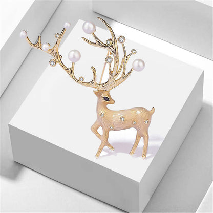 Pearl and Cubic Zirconia Enamel 18K Gold-Plated Reindeer Brooch, gold brooch pin, elegant gift for her, detail close-up
