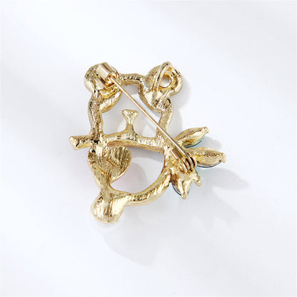 Crystal and Cubic Zirconia Pearl 18K Gold-Plated Openwork Panda Brooch, gold brooch pin, everyday style, lifestyle look