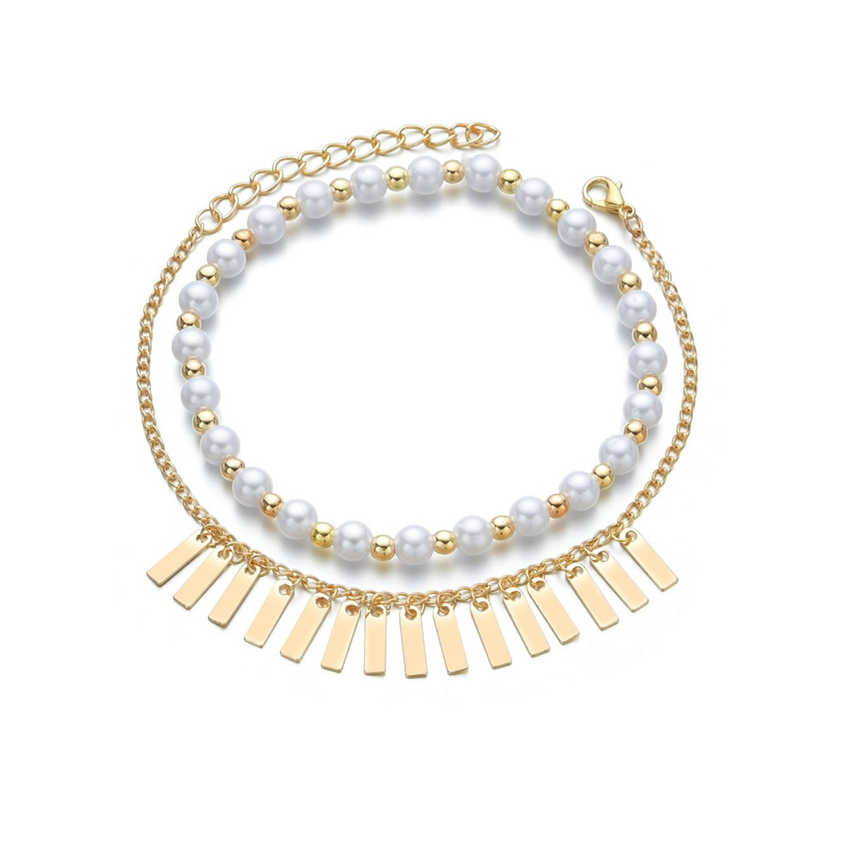 A stylish gold chain bracelet with white pearls, combining elegance with a gold chain for a refined appearance.