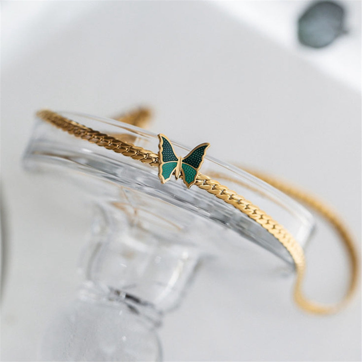 Green Enamel and 18K Gold-Plated Butterfly Charm Anklet, gold anklet bracelet, elegant gift for her, detail close-up
