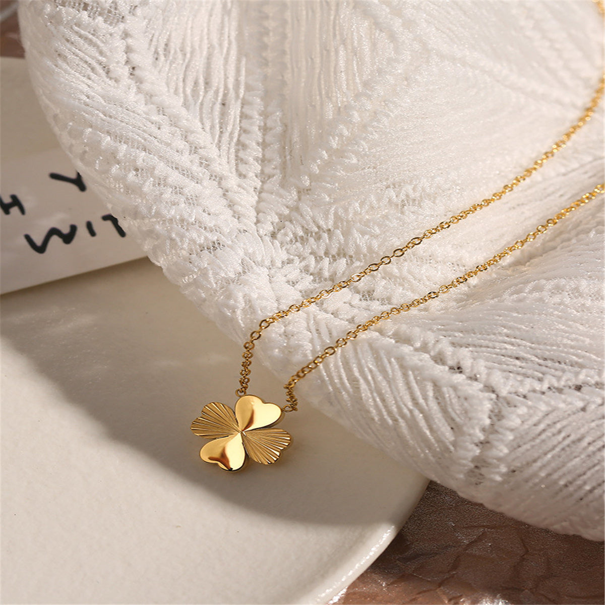 18K Gold-Plated Heart Clover Pendant Necklace, gold pendant necklace for women, vintage-inspired design, side view