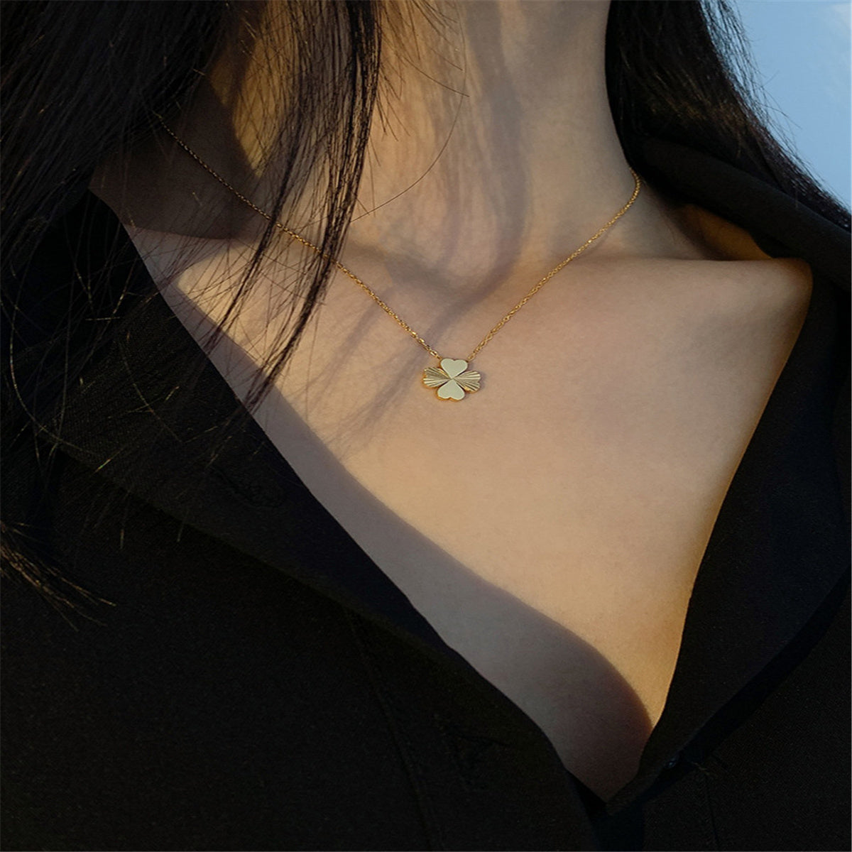 18K Gold-Plated Heart Clover Pendant Necklace, gold pendant necklace for women, vintage-inspired design, styled look