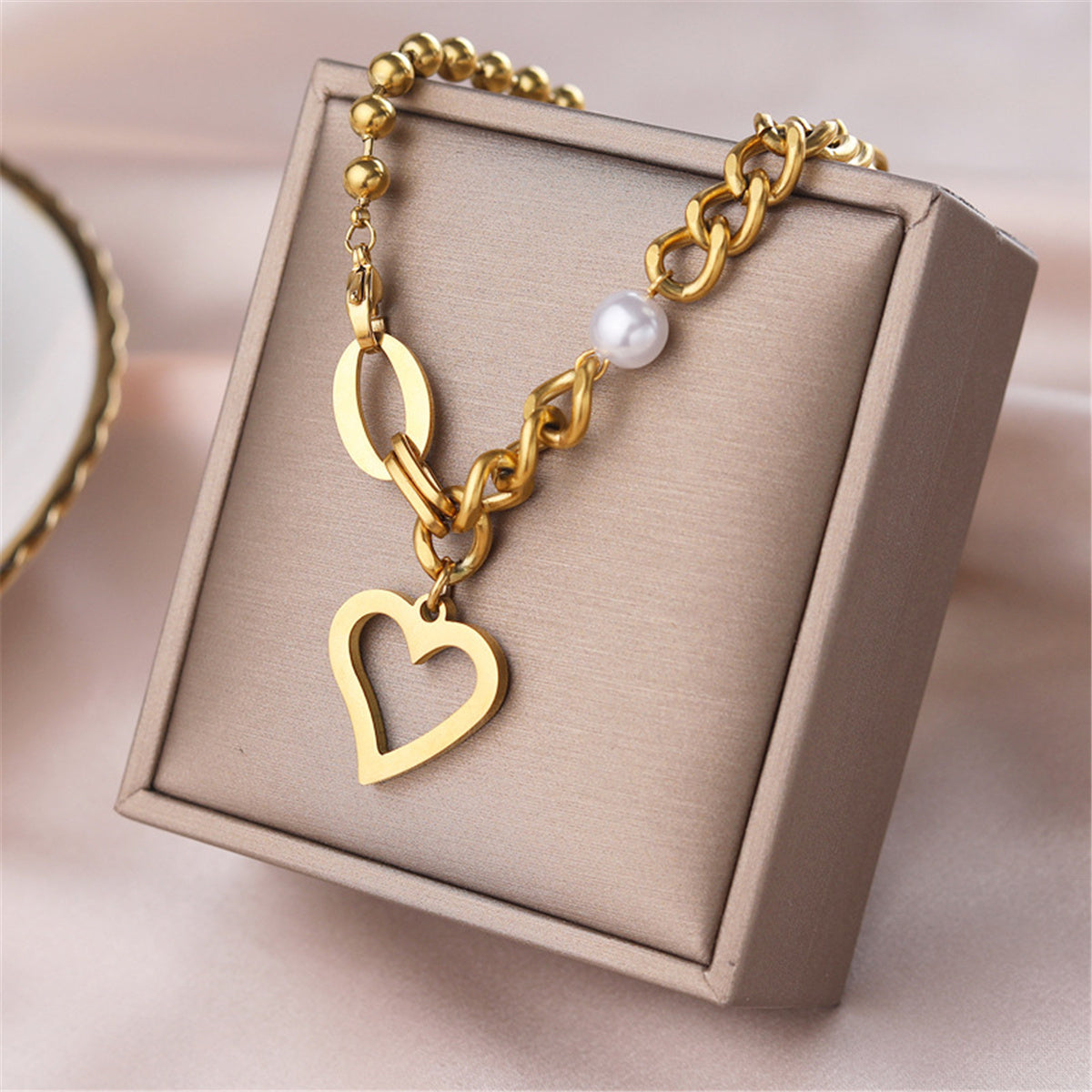 Pearl and 18K Gold-Plated Cable and Ball Chain Heart Pendant Necklace, gold pendant necklace for women, detail close-up