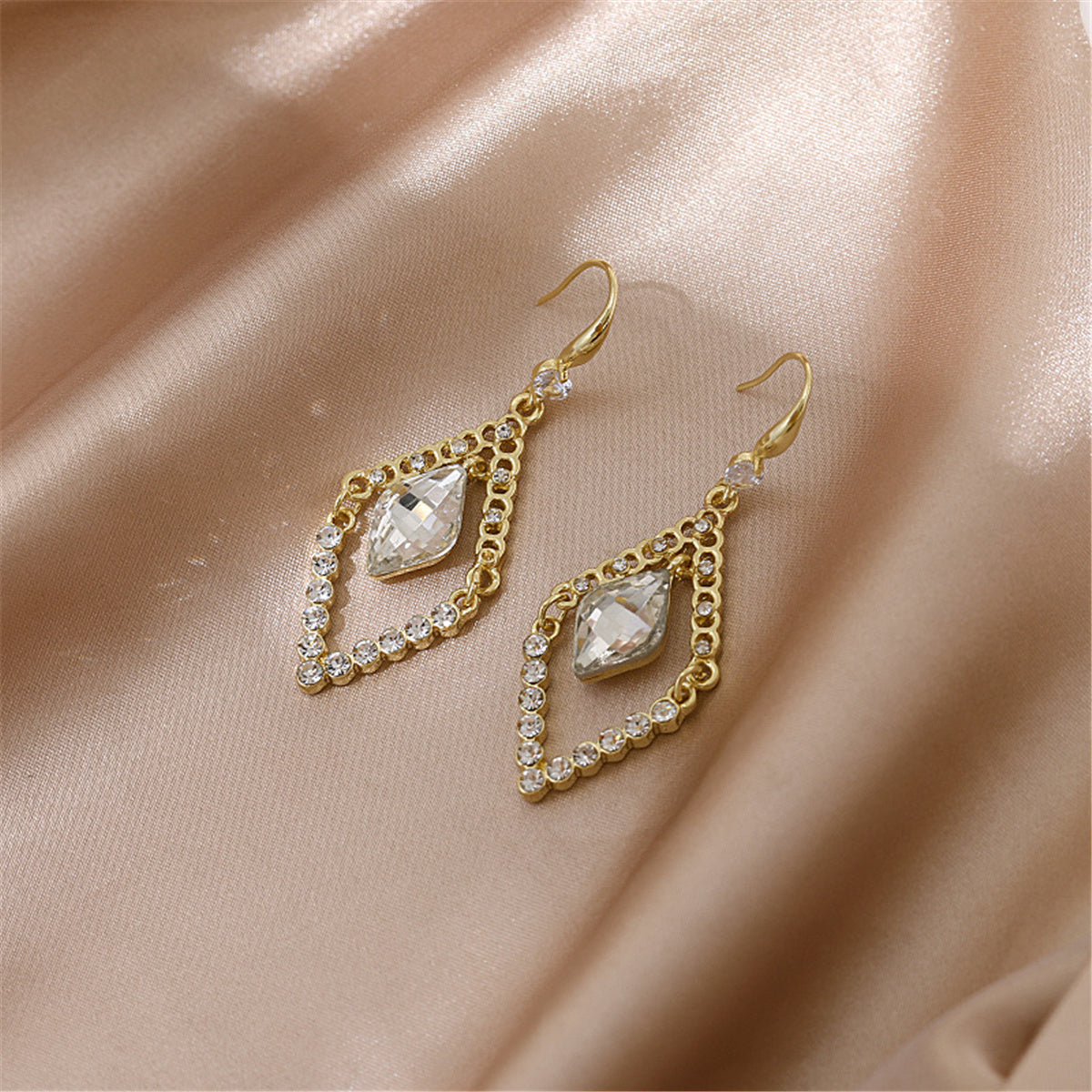 White Crystal and Cubic Zirconia Diamond Drop Earrings, drop earrings for women, botanical inspired, detail close-up