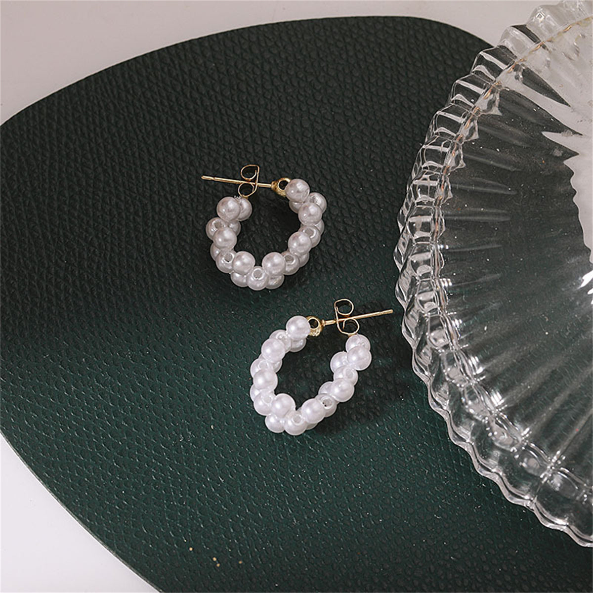 Pearl and 18K Gold-Plated Chain Earrings, gold drop earrings for women, vintage-inspired design, lifestyle look