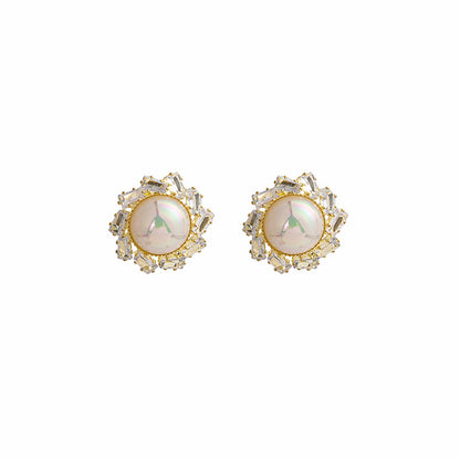 Crystal and Pearl 18K Gold-Plated Round Stud Earrings, gold stud earrings for women, vintage-inspired design, styled look