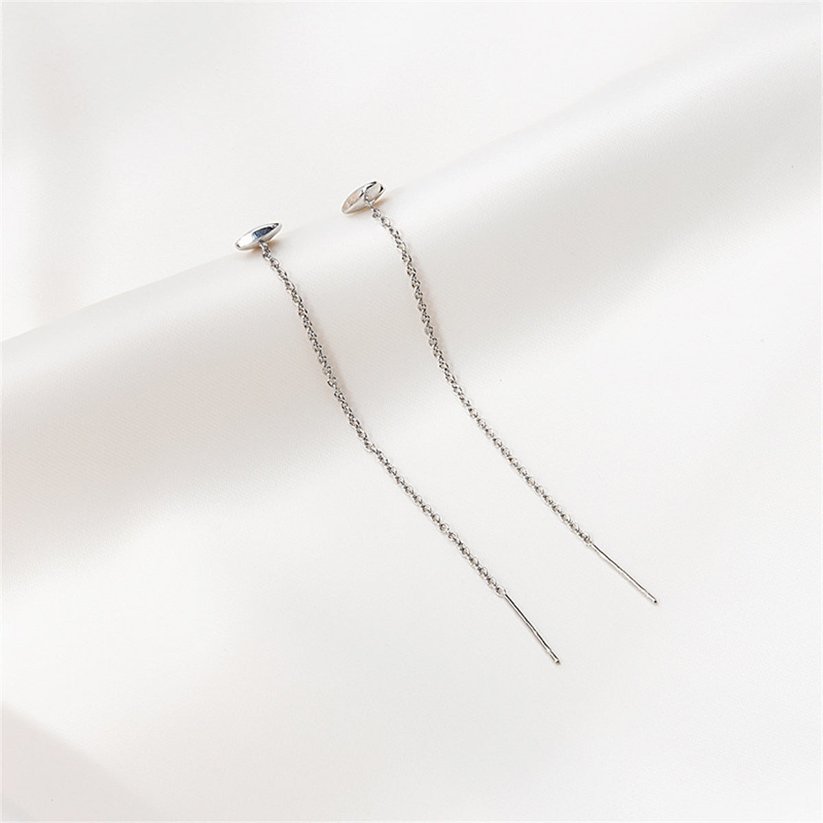 Silver-Plated Heart Threader Earrings, silver drop earrings for women, vintage-inspired design, detail close-up