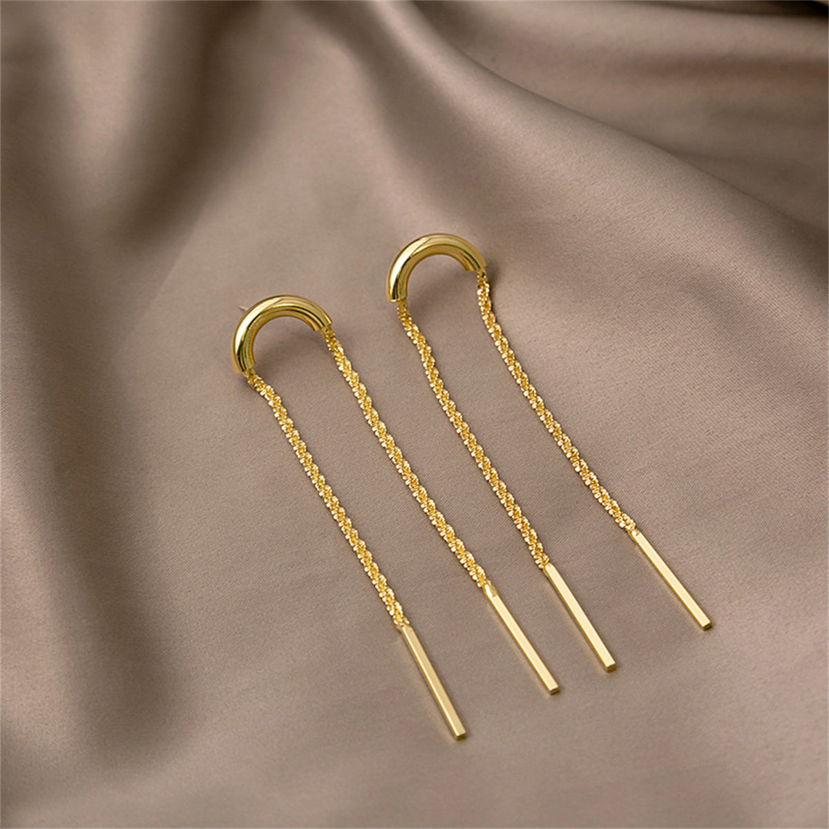 18K Gold-Plated Twine Bar Drop Earrings, gold drop earrings for women, vintage-inspired design, detail close-up