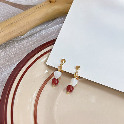 Quartz and 18K Gold-Plated Heart Drop Earrings, gold drop earrings for women, vintage-inspired design, lifestyle look