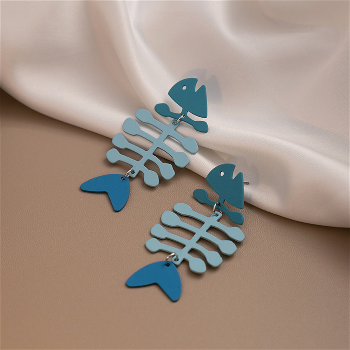 Blue Enamel and Silver-Plated Fishbone Drop Earrings, silver drop earrings for women, elegant gift for her, detail close-up