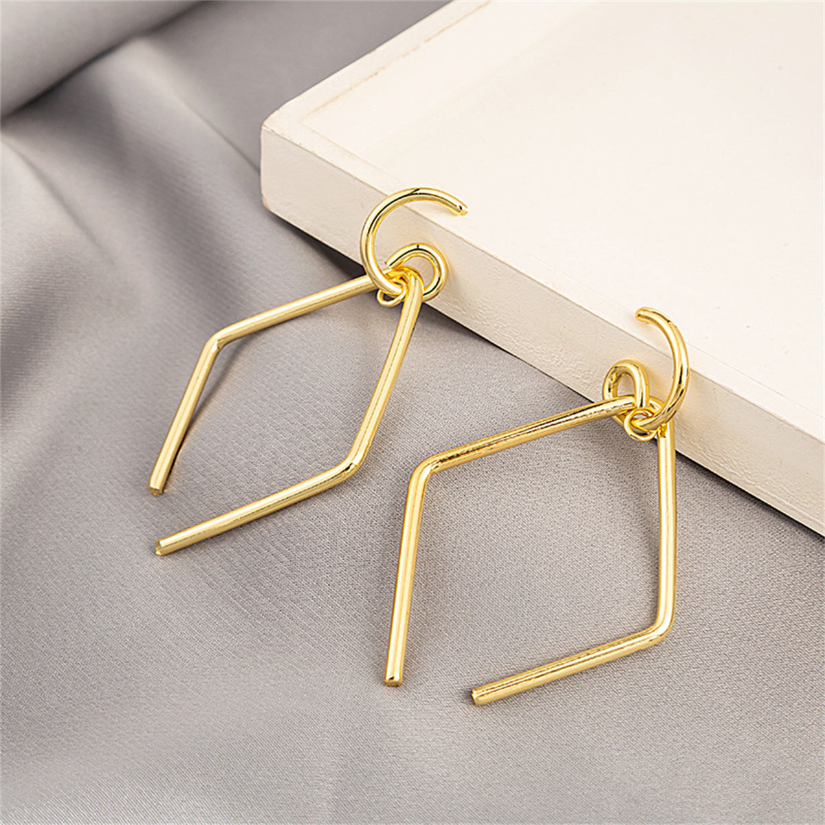 18K Gold-Plated Open-Rhombus Drop Earrings, gold drop earrings for women, elegant gift for her, lifestyle look