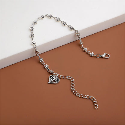 Silver-Plated Mum Station Heart Charm Bracelet, silver anklet bracelet, vintage-inspired design, detail close-up