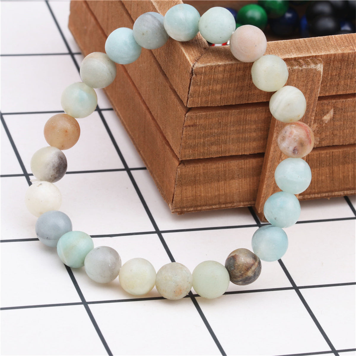 Pink and Blue Quartz Beaded Stretch Bracelet, bracelet for women, vintage-inspired design, detail close-up