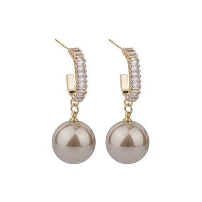 Champagne Pearl and 18K Gold-Plated Drop Earrings, gold drop earrings for women, dainty minimalist design, side view