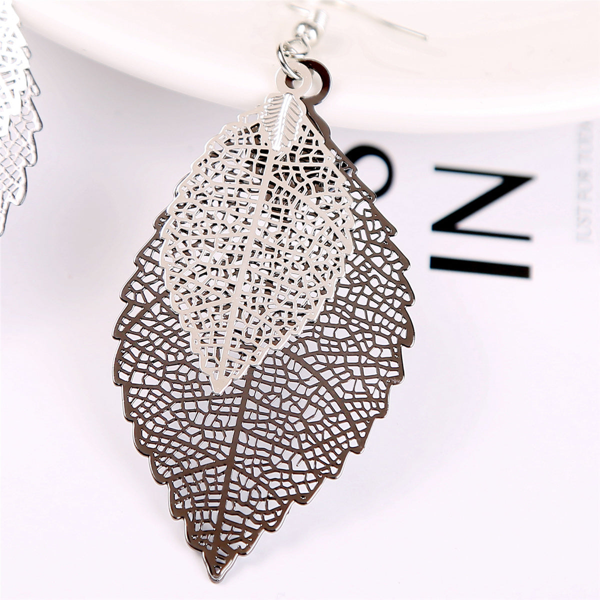 Two-Tone Openwork Leaves Drop Earrings, drop earrings for women, elegant gift for her, detail close-up