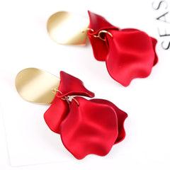 Beautiful red flower-shaped drop earrings crafted from acrylic, enhanced with 18K gold-plated details for added elegance.