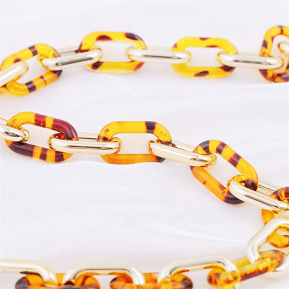 Brown Resin and 18K Gold-Plated Cable Chain Choker Necklace, gold pendant necklace for women, detail close-up