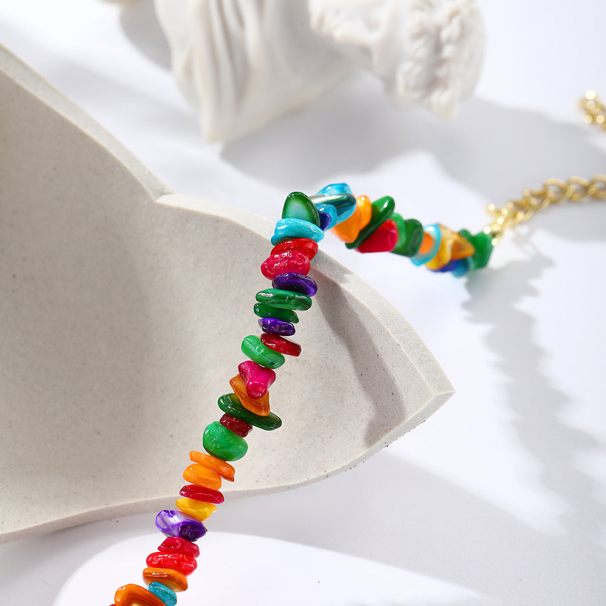 Colored Resin and 18K Gold-Plated Bracelet, gold bracelet for women, elegant gift for her, detail close-up