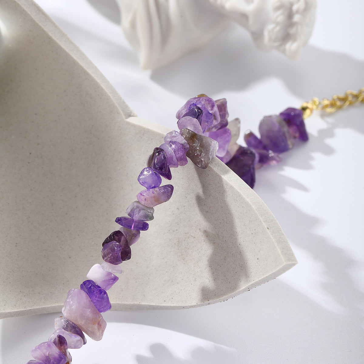 Purple Resin and 18K Gold-Plated Bracelet, gold bracelet for women, elegant gift for her, detail close-up