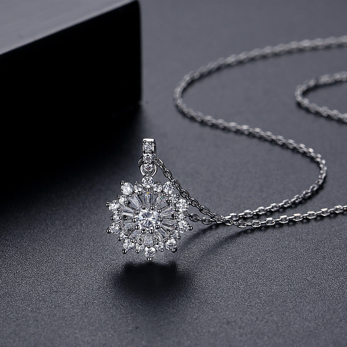 Crystal and Silver-Plated Flower Pendant Necklace, silver pendant necklace for women, elegant gift for her, detail close-up