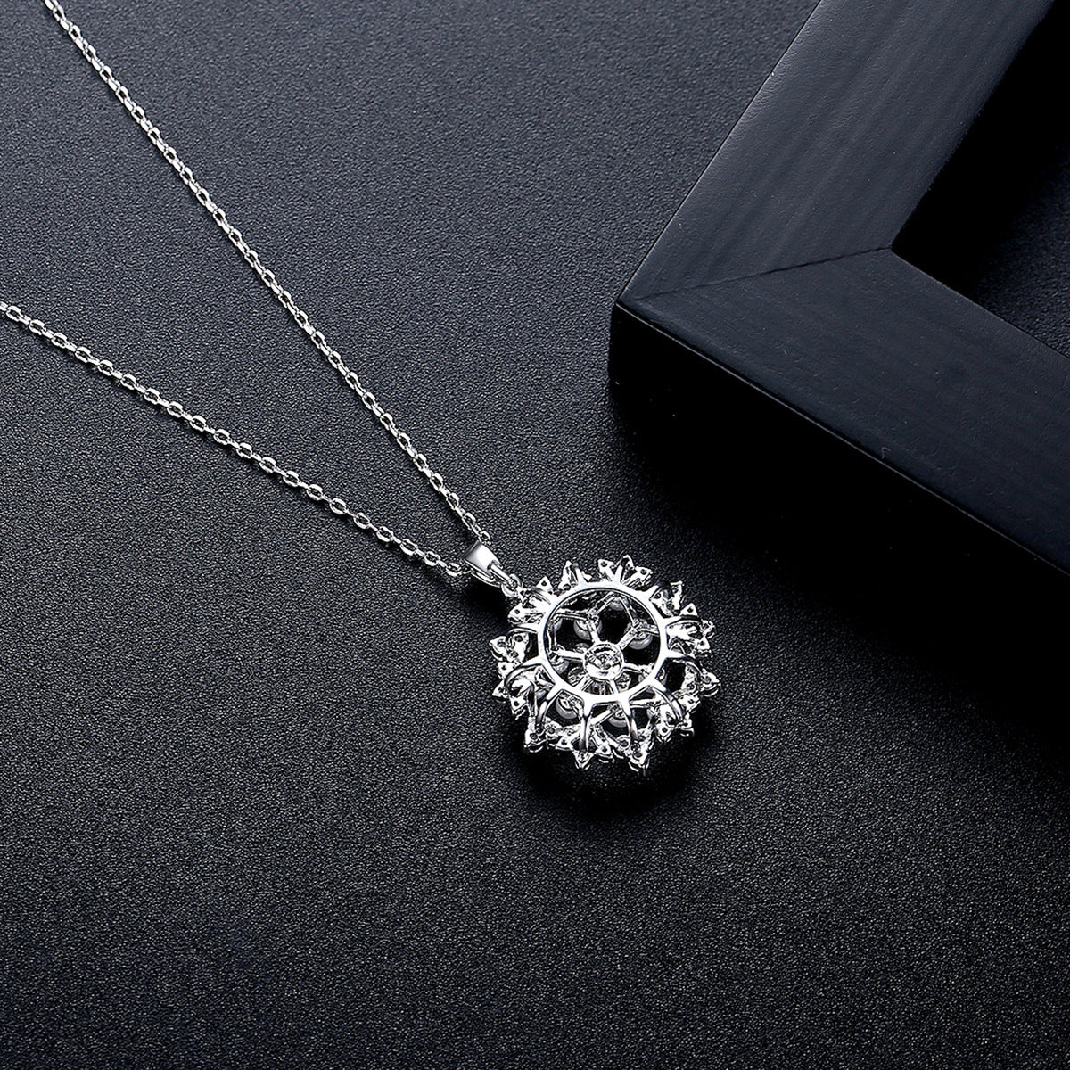 Pearl and Cubic Zirconia Silver-Plated Flower Pendant Necklace, silver pendant necklace for women, detail close-up