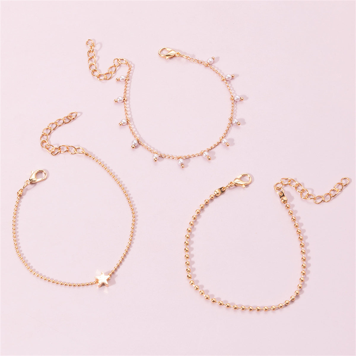 Pearl and 18K Gold-Plated Star Bead Bracelet Set, gold bracelet for women, vintage-inspired design, detail close-up