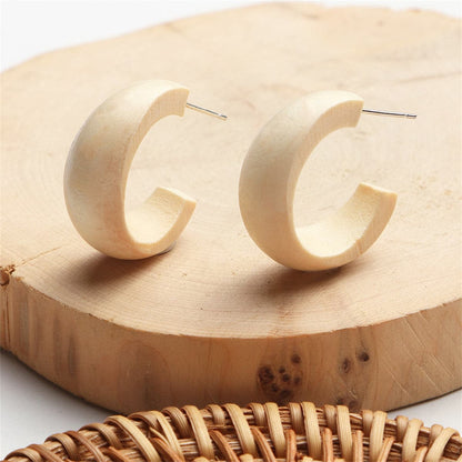 Beige Wood and Silver-Plated Huggie Earrings, silver huggie earrings, dainty minimalist design, detail close-up