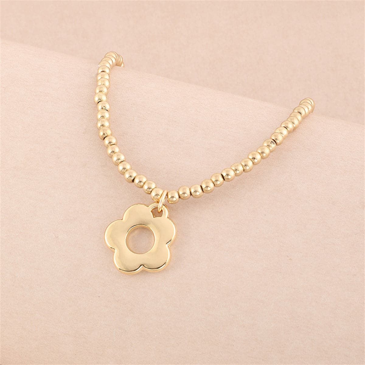 Beautiful 18K gold-plated necklace with a small star charm, a perfect blend of elegance and playful design.