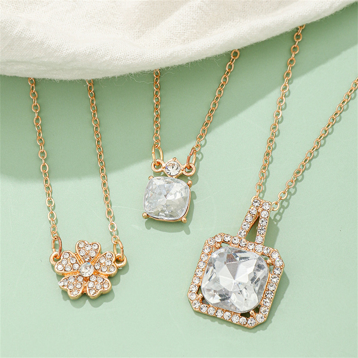 Crystal and Cubic Zirconia 18K Gold-Plated Flower Pendant Necklace Set, gold pendant necklace for women, detail close-up