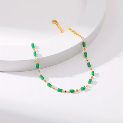 Green Acrylic and 18K Gold-Plated Beaded Bracelet, gold bracelet for women, vintage-inspired design, detail close-up