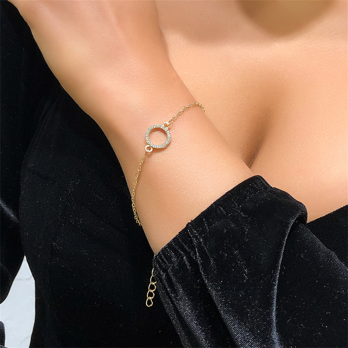 Cubic Zirconia and 18K Gold-Plated Circle Charm Bracelet, gold bracelet for women, vintage-inspired design, side view