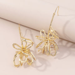 Chic 18K gold-plated drop earrings featuring a large flower design, ideal for elevating your style effortlessly.