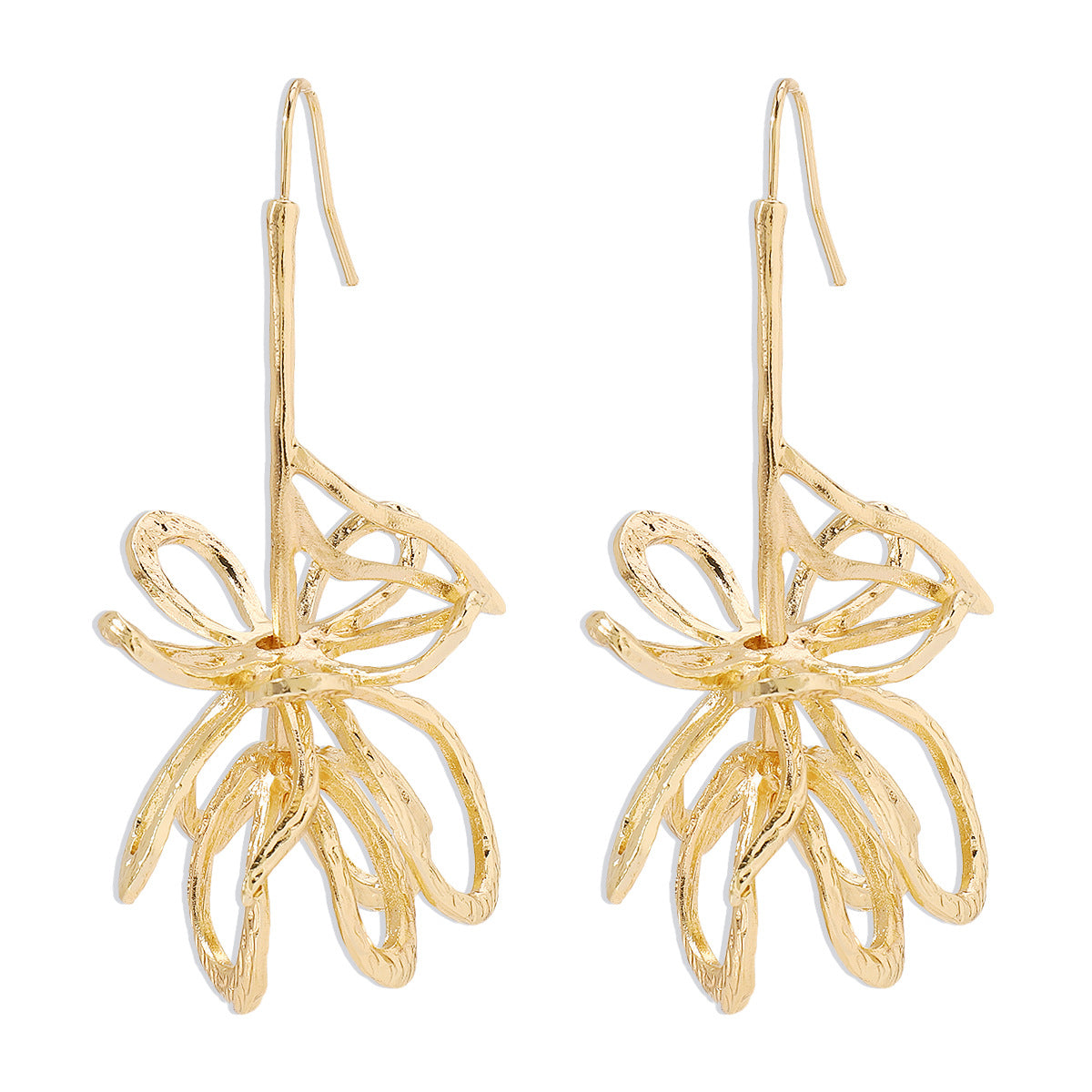 Eye-catching 18K gold-plated earrings designed as a large open flower, adding elegance to any outfit.