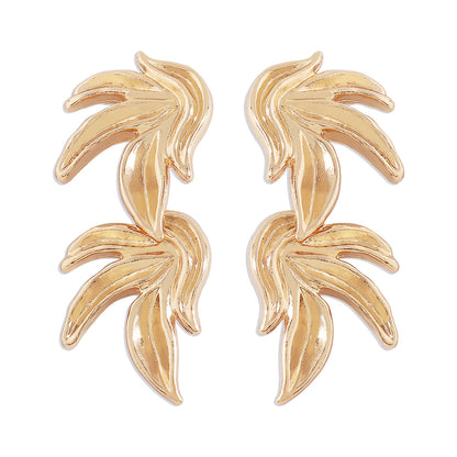 18K Gold-Plated Linked Leaves Drop Earrings, gold drop earrings for women, botanical inspired, detail close-up