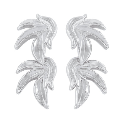 Silver-Plated Linked Leaves Drop Earrings, silver drop earrings for women, vintage-inspired design, detail close-up