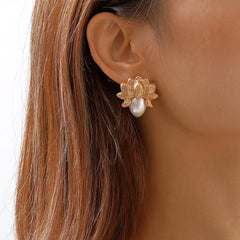 Pearl & 18K Gold-Plated Botanical Stud Earring