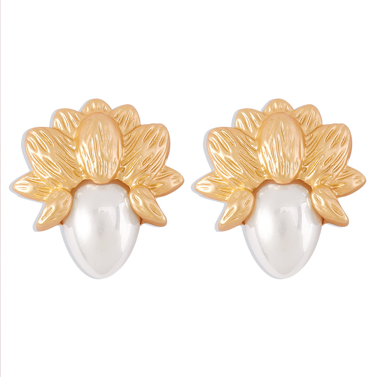 Pearl & 18K Gold-Plated Botanical Stud Earring