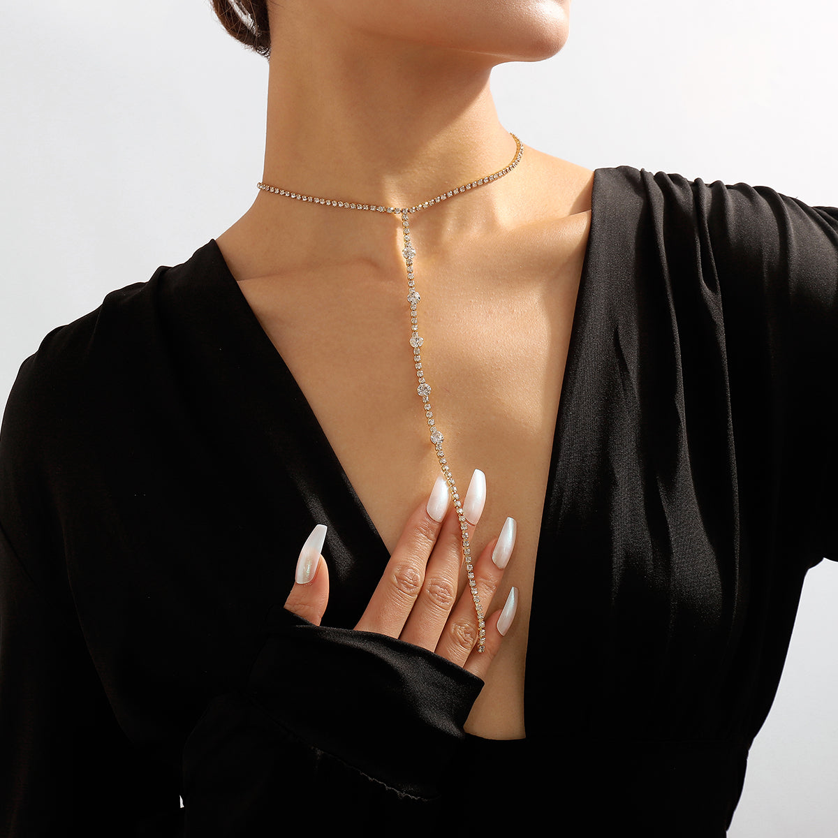 Cubic Zirconia and 18K Gold-Plated Lariat Necklace, gold pendant necklace for women, detail close-up